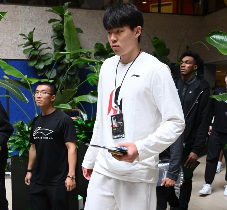 杨瀚森的熊, 开心, 毕竟他不仅 杨瀚森的熊, 开心, 毕竟他不仅